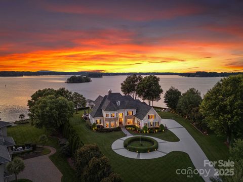 2477 Peninsula Shores Court Denver NC 28037