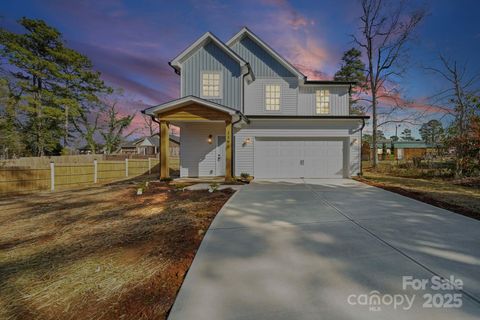 Photo of 1301 Center Street, Wadesboro, NC 28170 (MLS # 4329644)