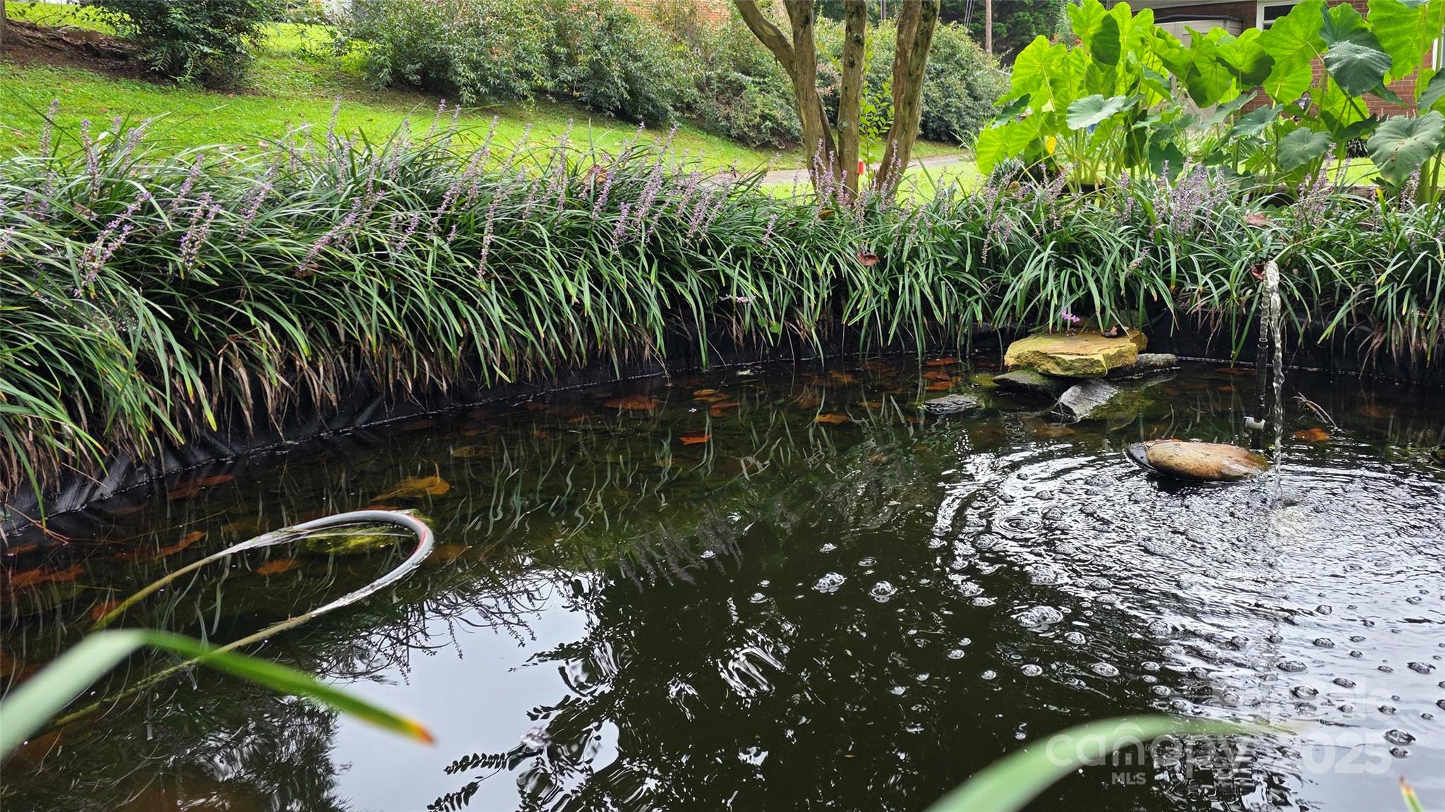 Lenoir, North Carolina 28645, United States, 3 Bedrooms Bedrooms, ,2 BathroomsBathrooms,Residential,Under Contract,208515