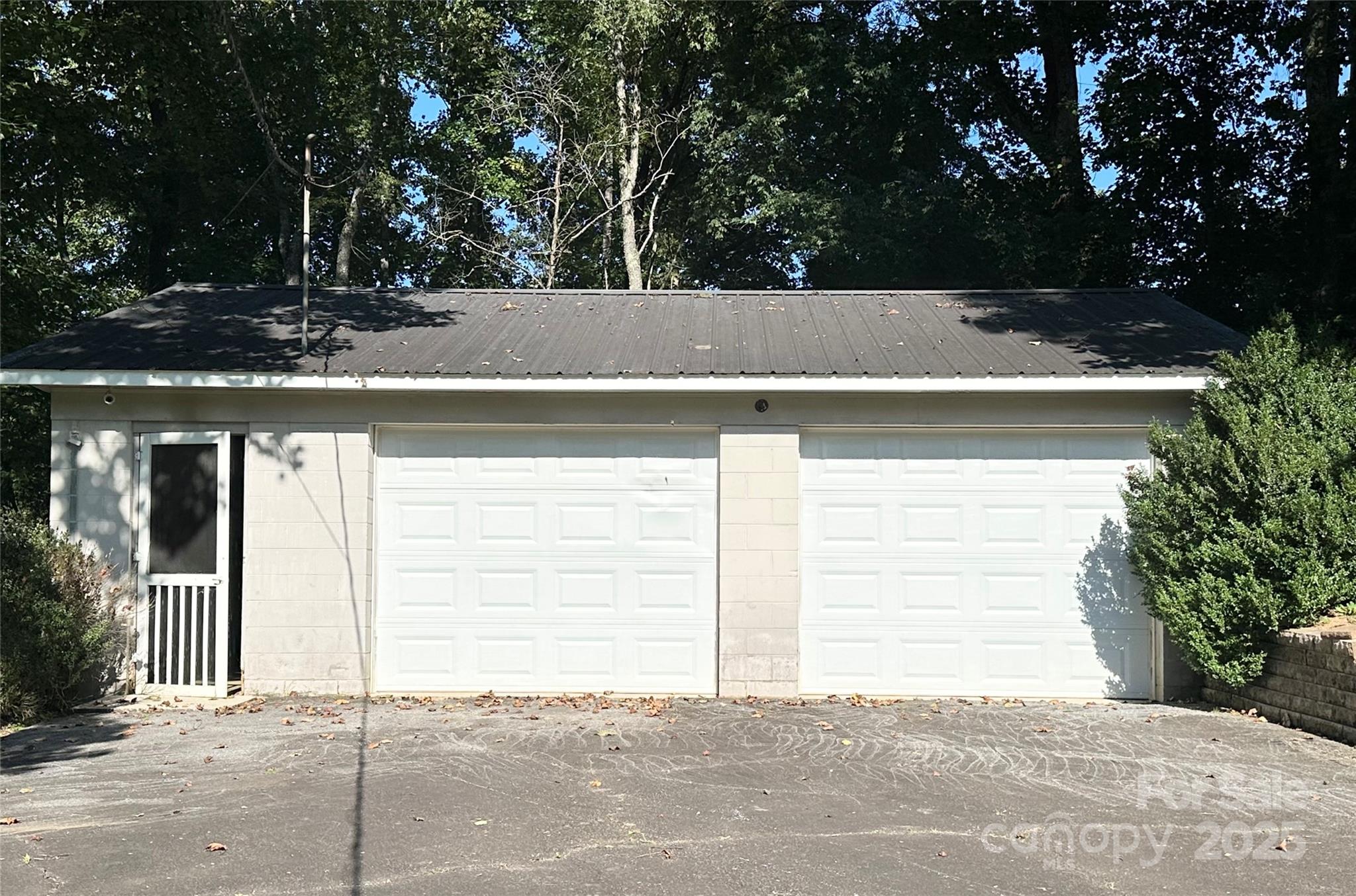 Lenoir, North Carolina 28645, United States, 3 Bedrooms Bedrooms, ,2 BathroomsBathrooms,Residential,Under Contract,208515