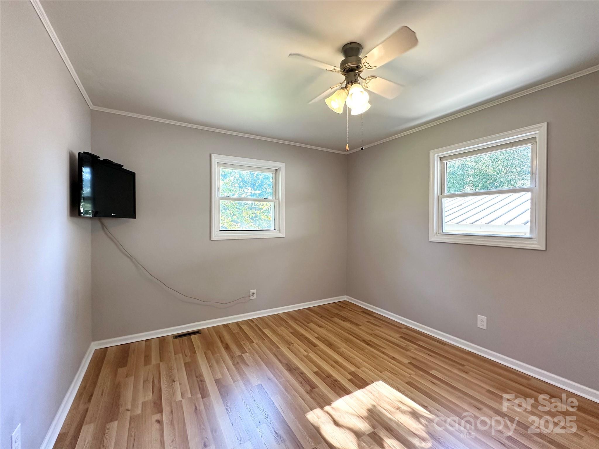 Lenoir, North Carolina 28645, United States, 3 Bedrooms Bedrooms, ,2 BathroomsBathrooms,Residential,Under Contract,208515