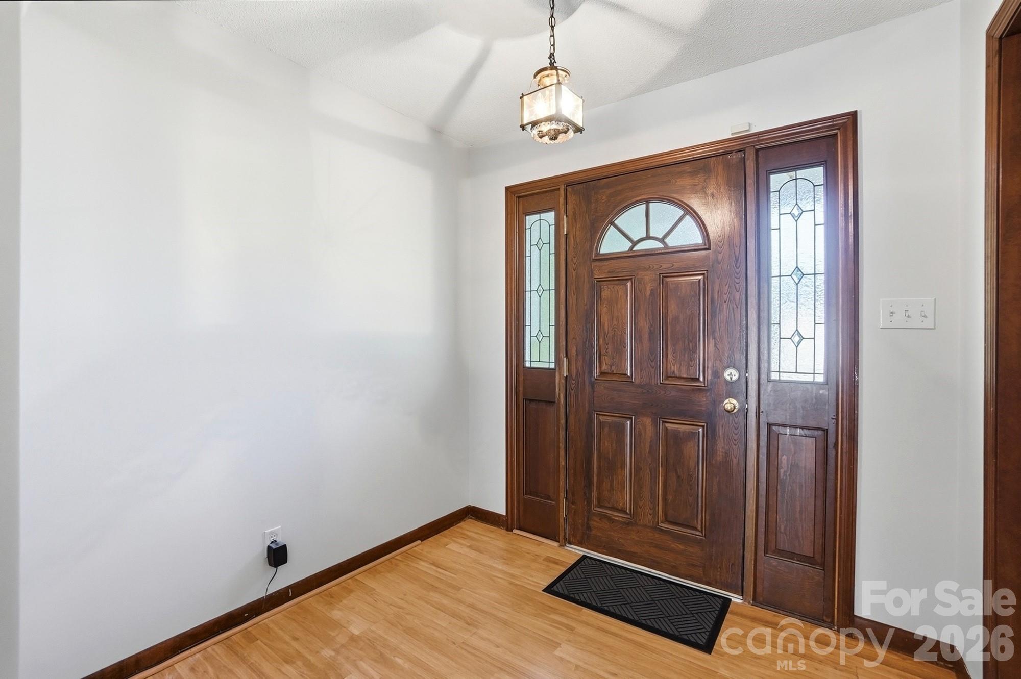 1890 Country Manor Lane