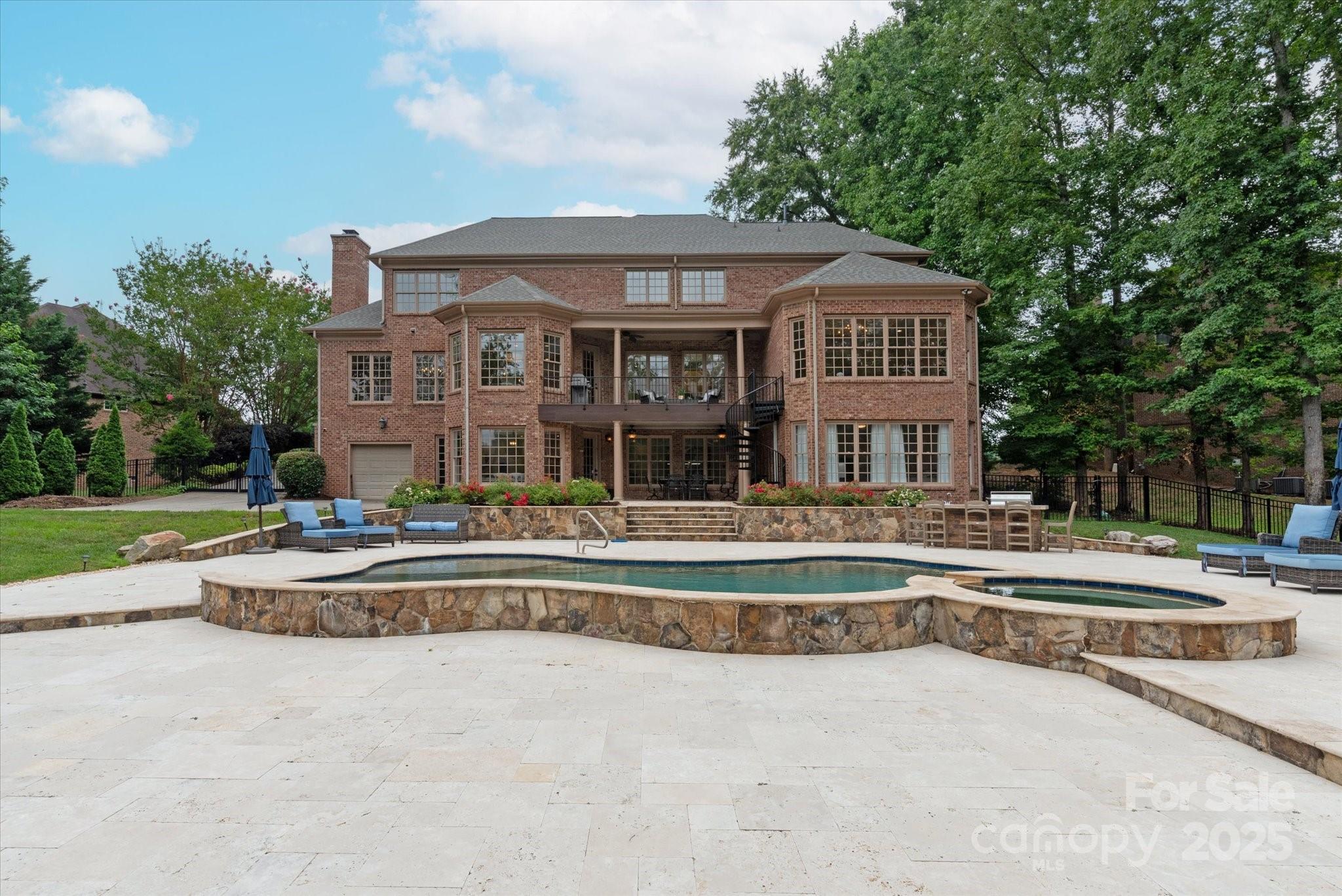 Chatsworth - Residential