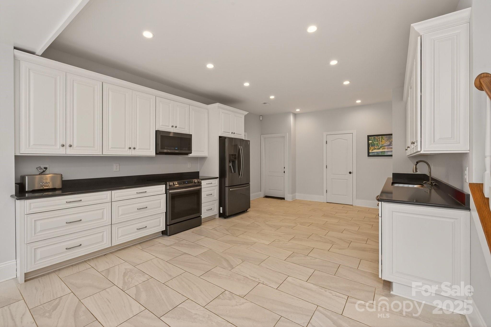 Chatsworth - Residential