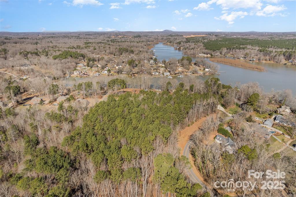 2810 Lakefront Drive