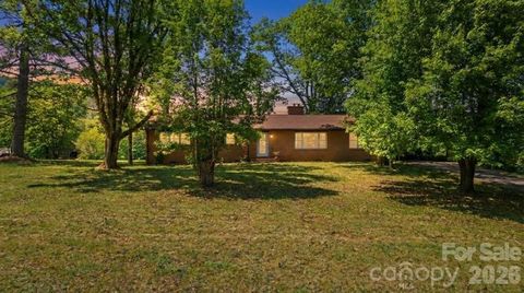 Photo of 2977 HWY 64 Highway W, Hayesville, NC 28904 (MLS # 4382674)