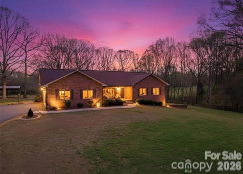 Photo of 328 Davidson Court, Taylorsville, NC 28681 (MLS # 4433508)