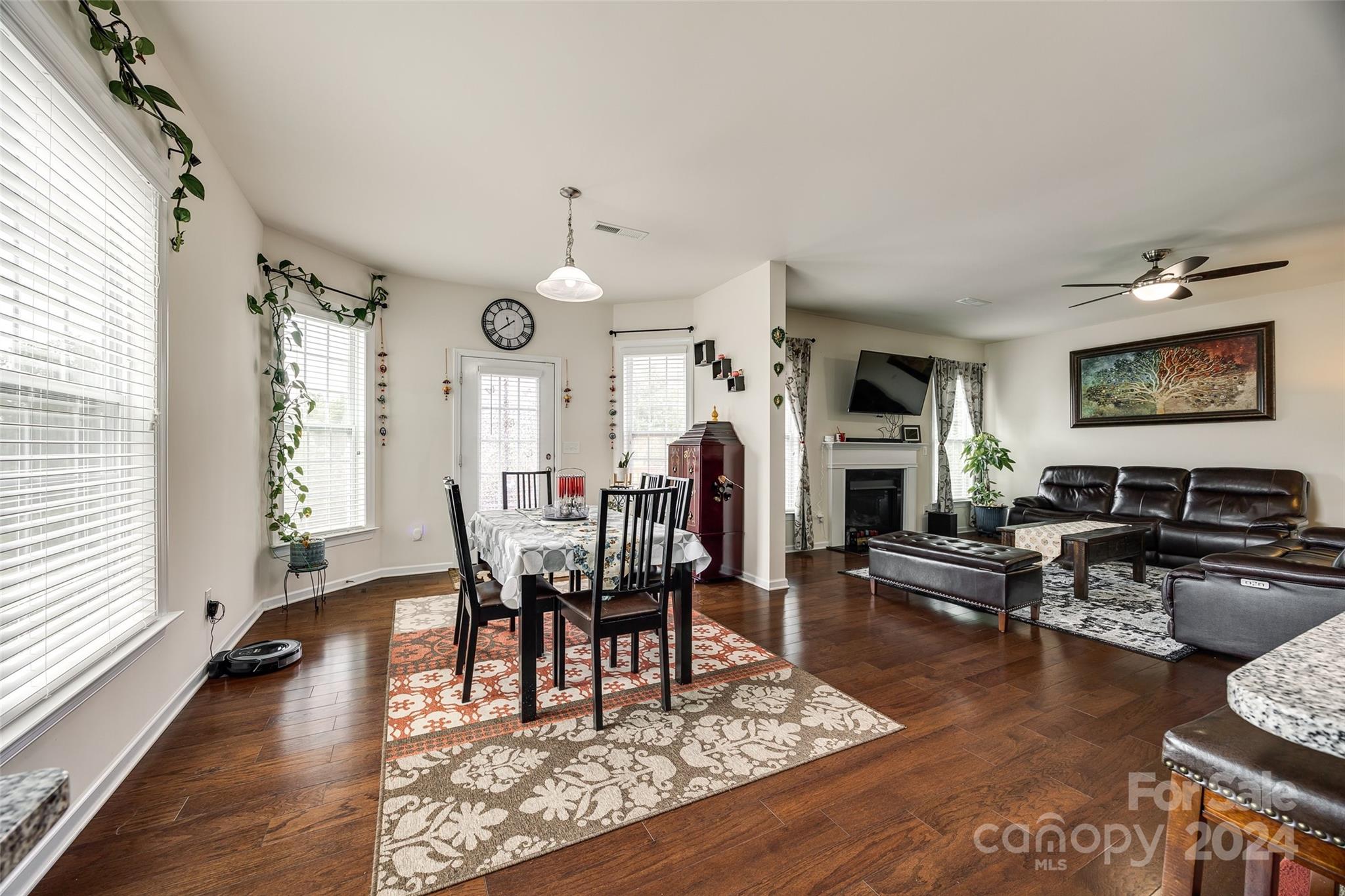 Hawks Creek - Residential