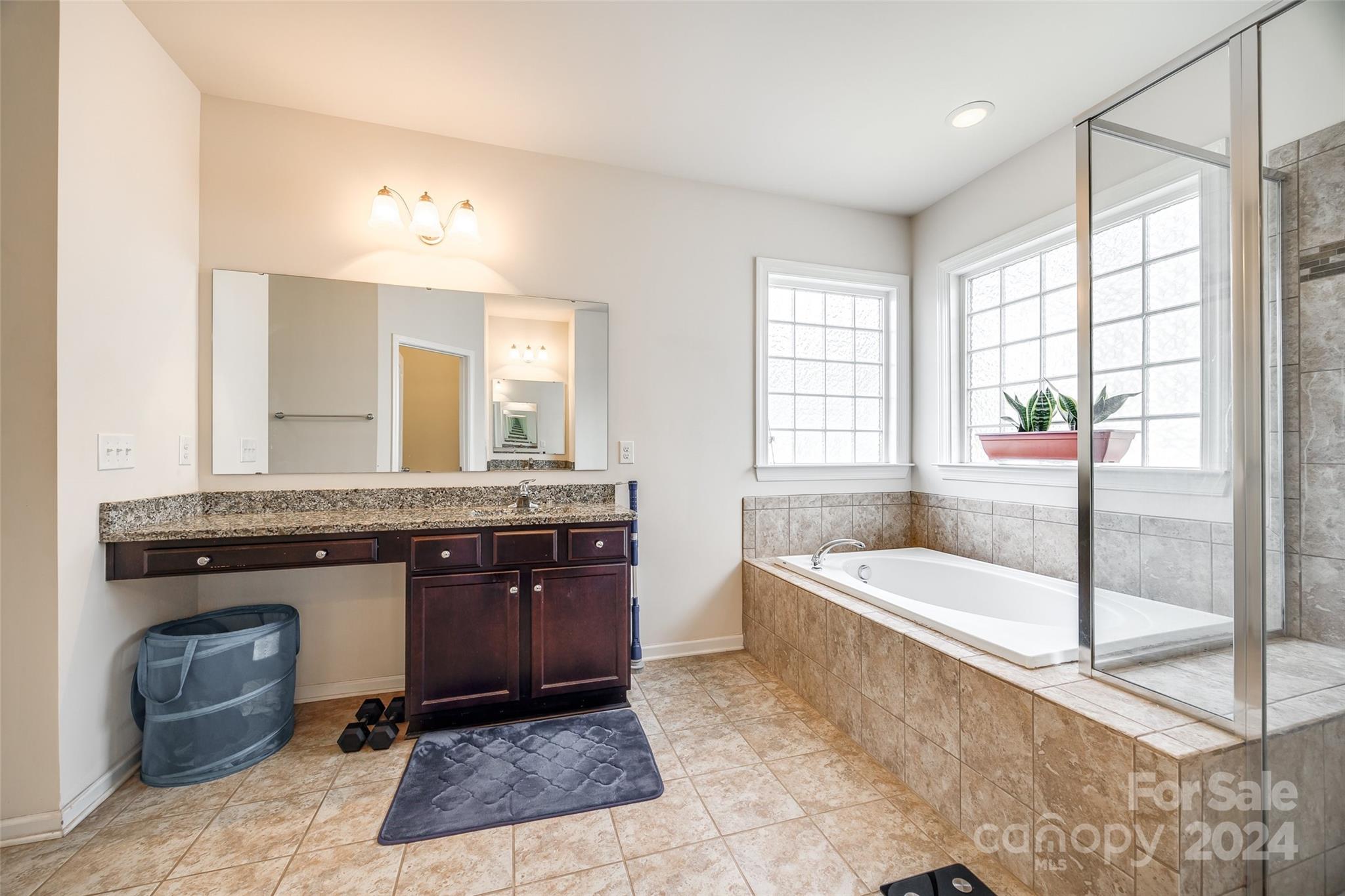 Hawks Creek - Residential