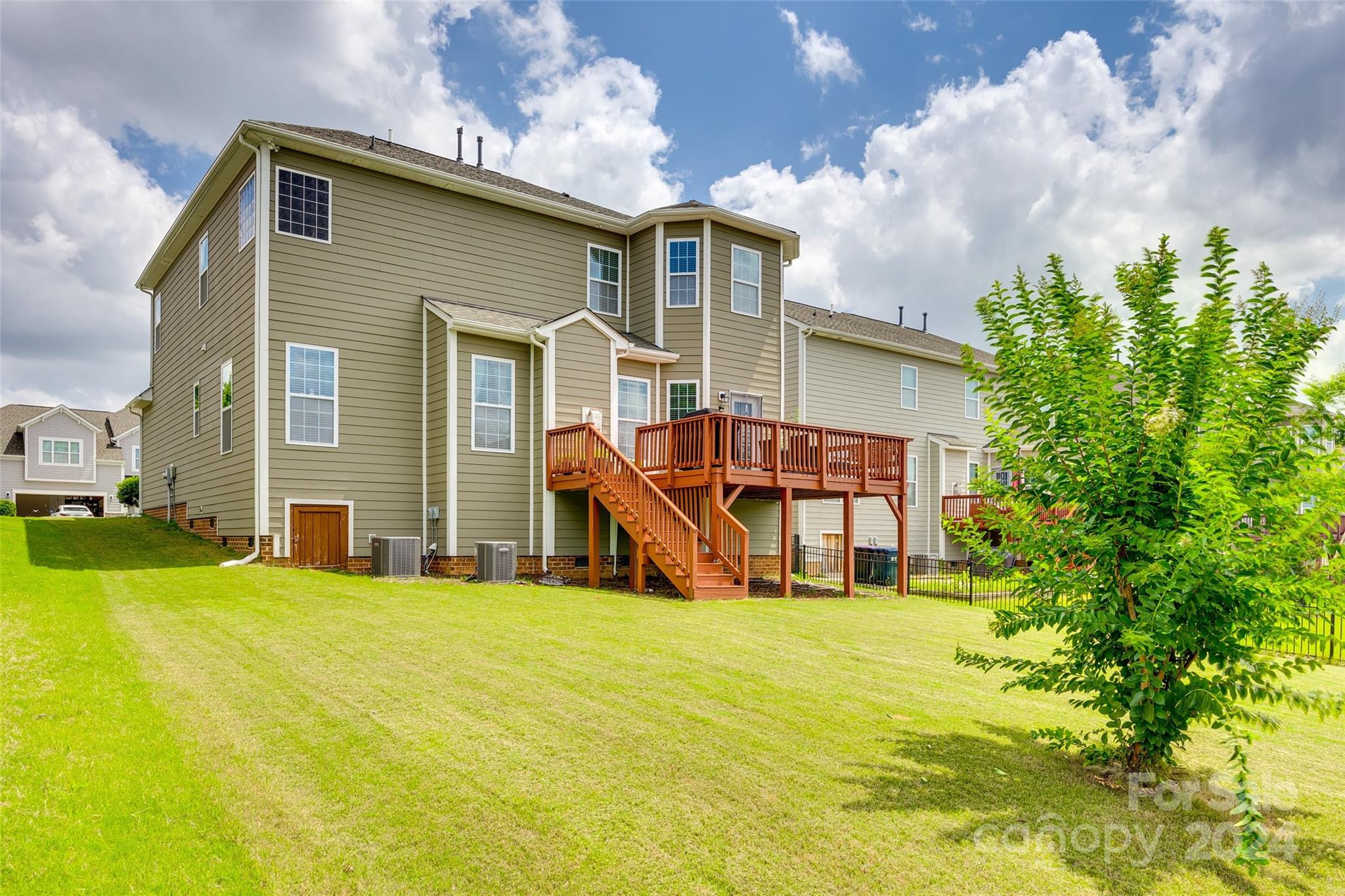 Hawks Creek - Residential