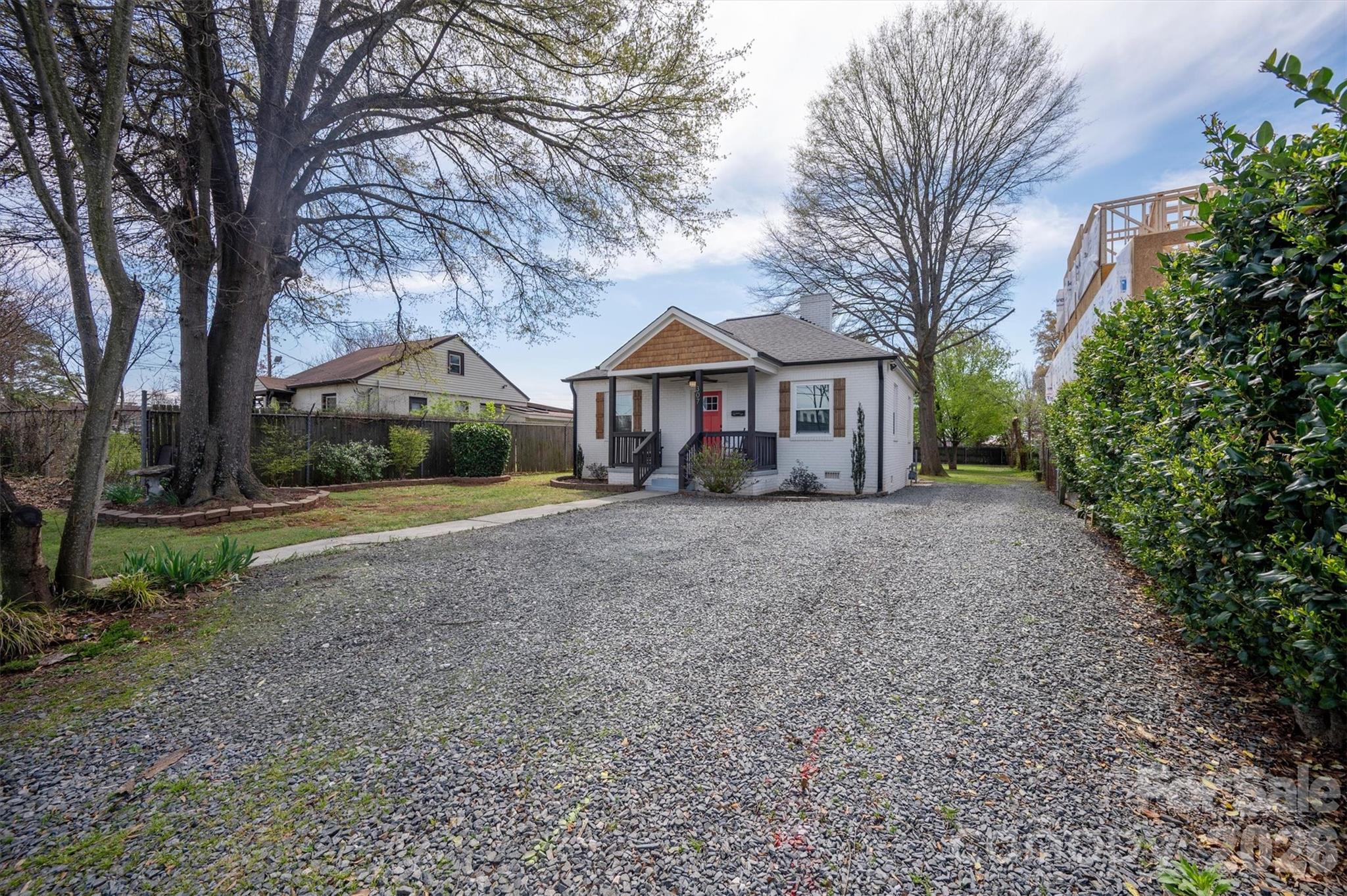 307 E Peterson Drive