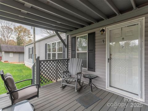 9 Scotty Circle Candler NC 28715