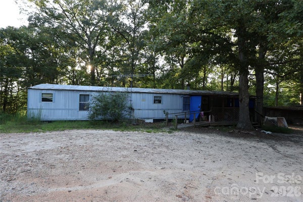 4691 SNOWHILL CHURCH RD, MORGANTON, NC 28655 - Image baab7e553f735f128bfaf42aa6bdcf05/3924748883