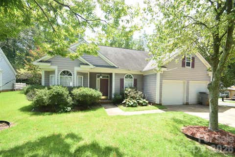 Photo of 730 Oakbluff Circle, Charlotte, NC 28216 (MLS # 4417659)