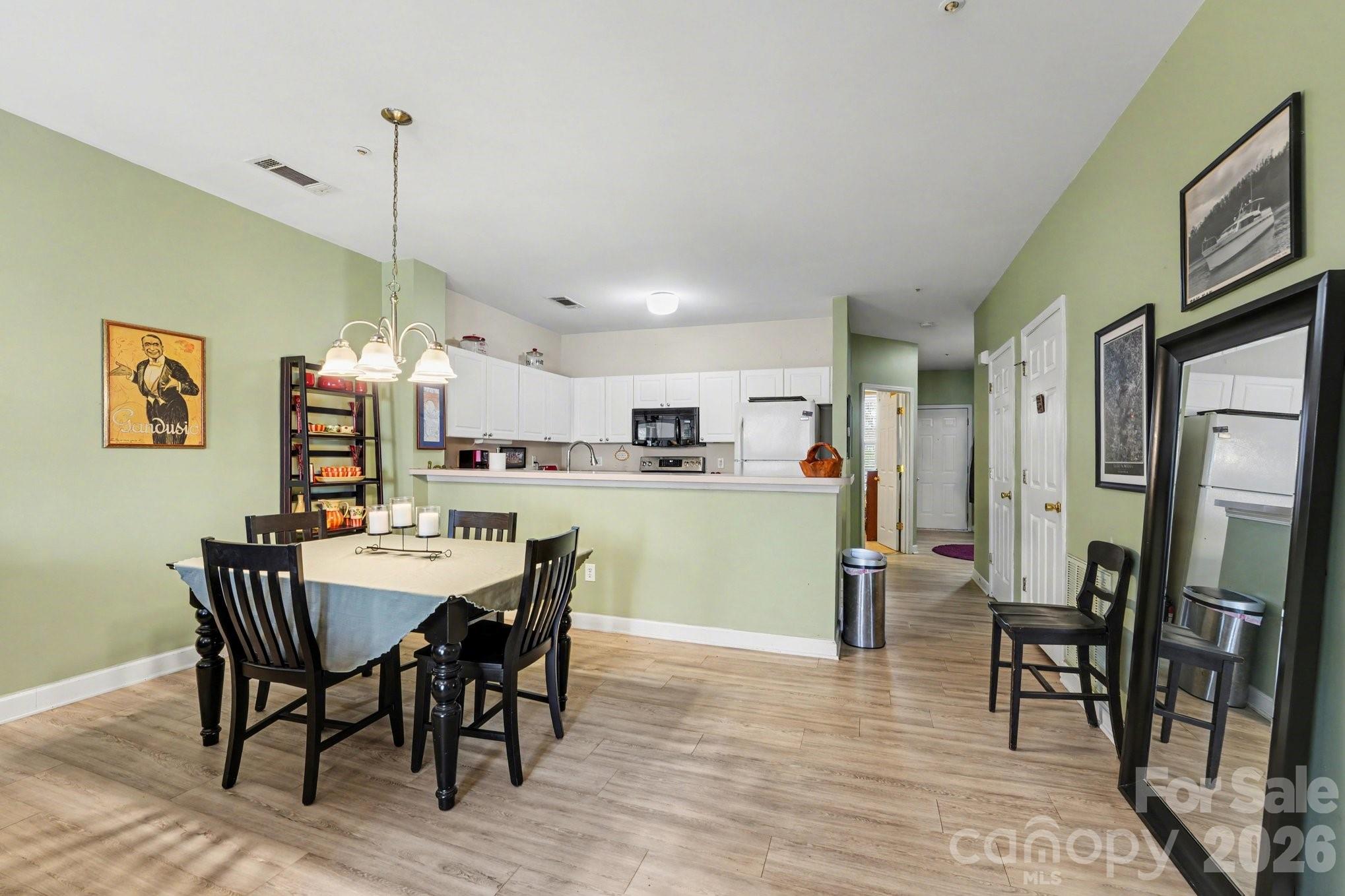 921 Northeast Drive 38