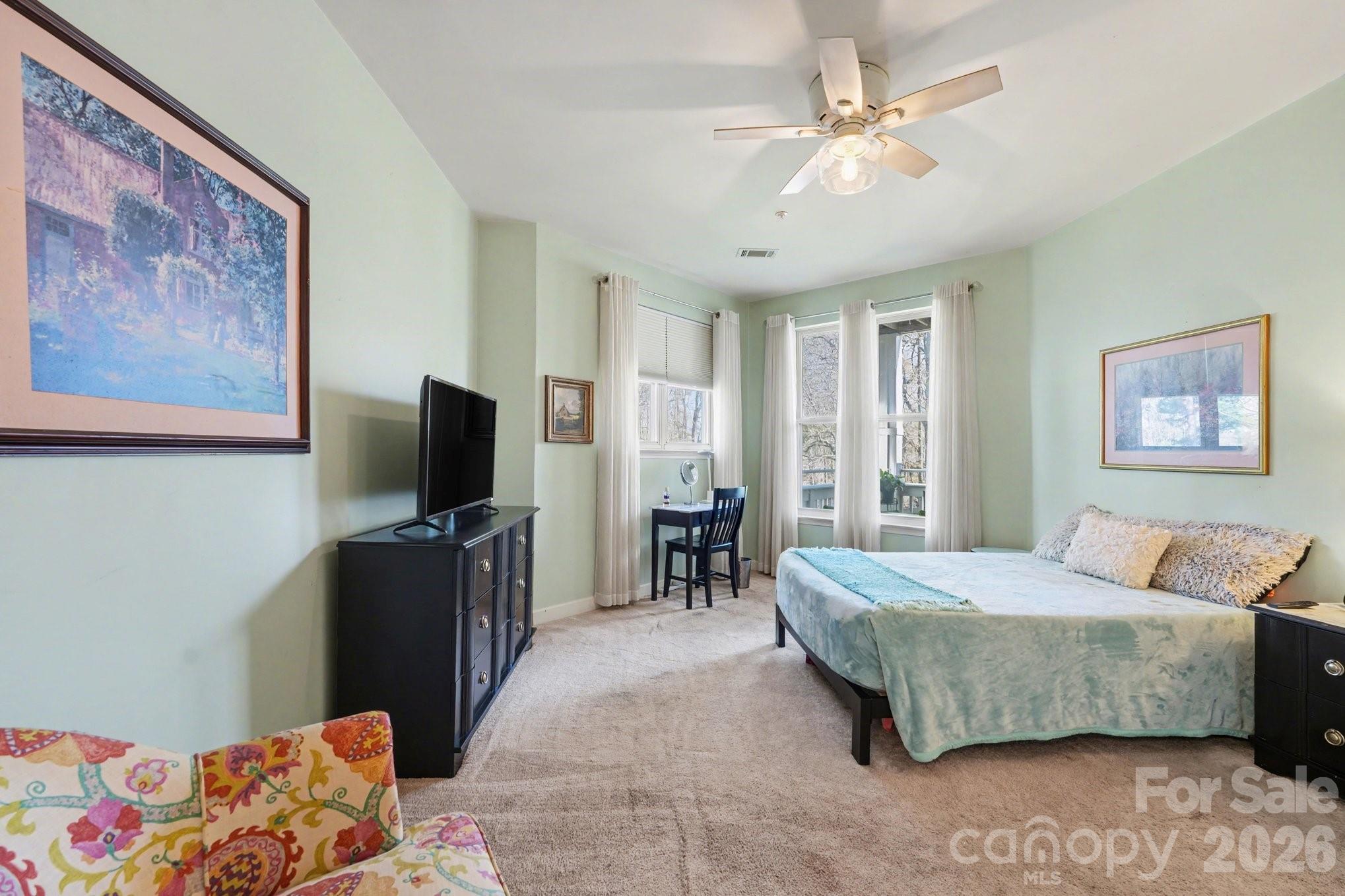 921 Northeast Drive 38