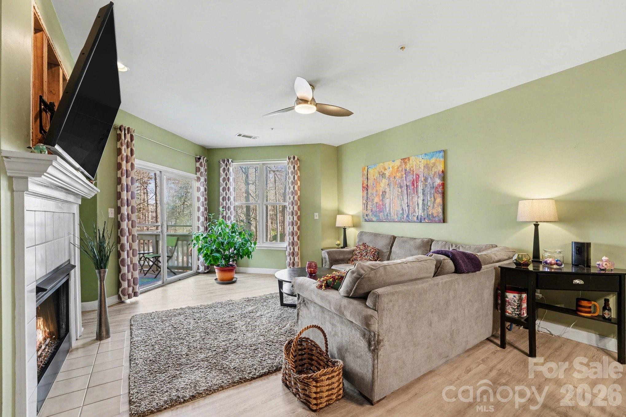 921 Northeast Drive 38