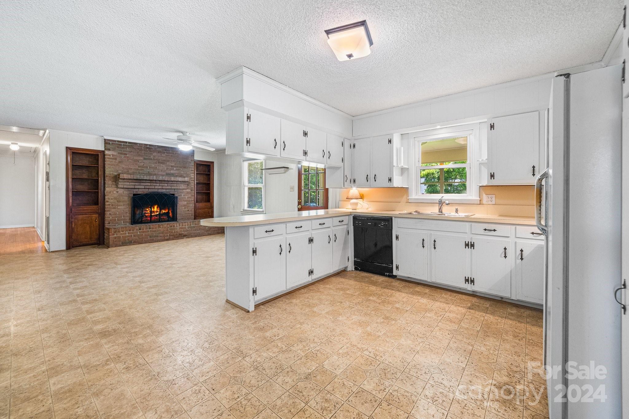 Point Largo - Residential