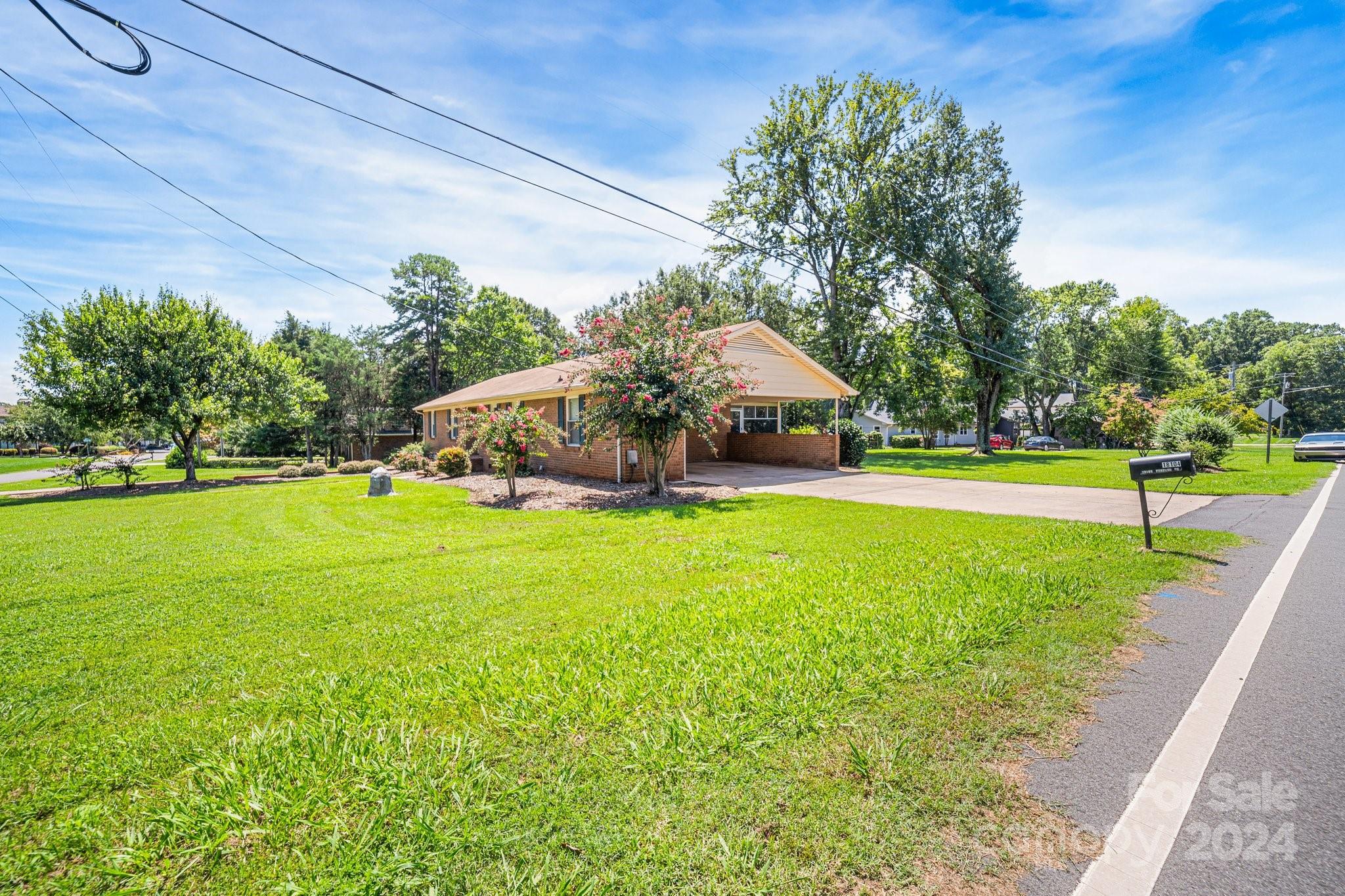 Point Largo - Residential