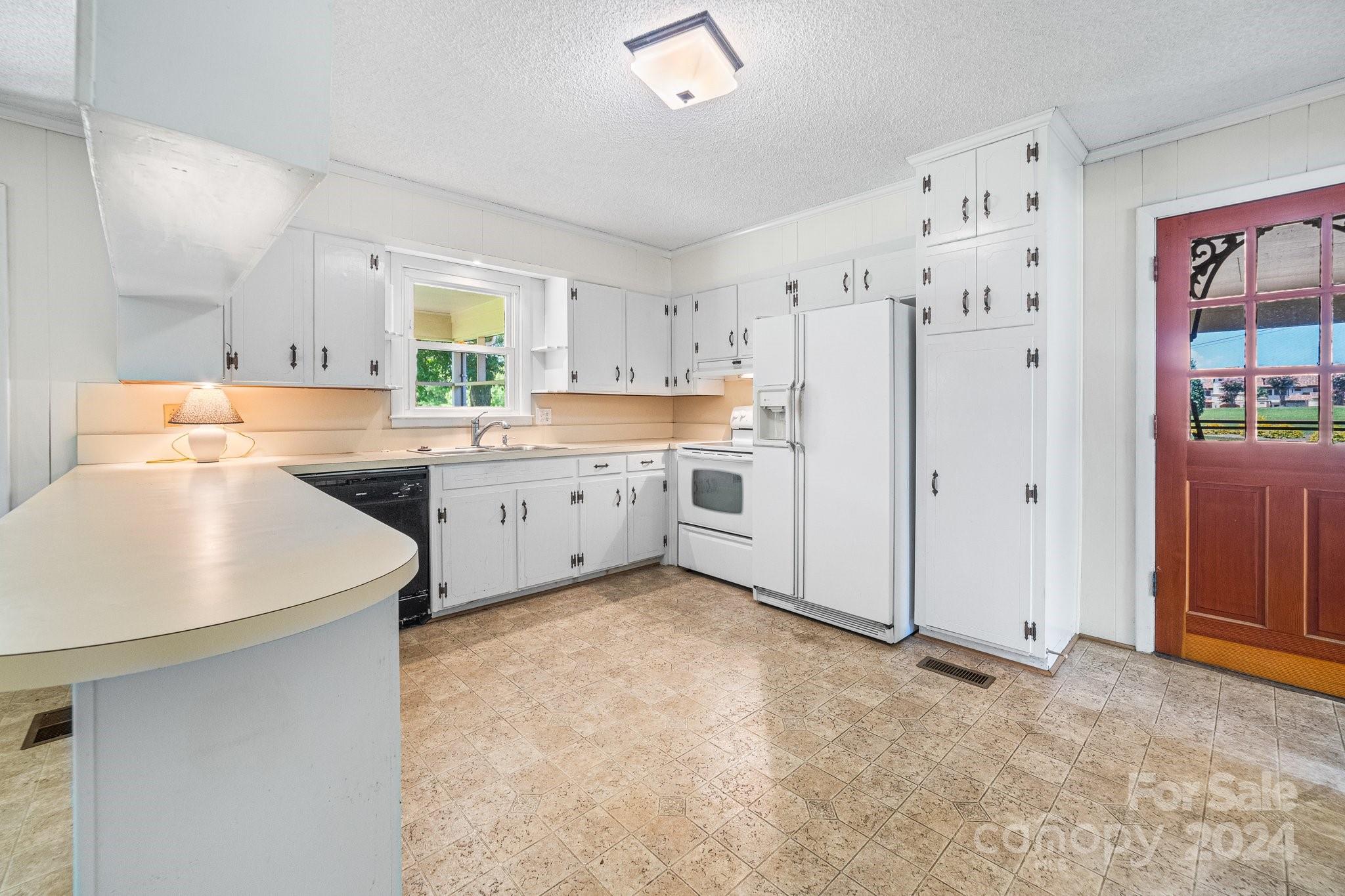 Point Largo - Residential