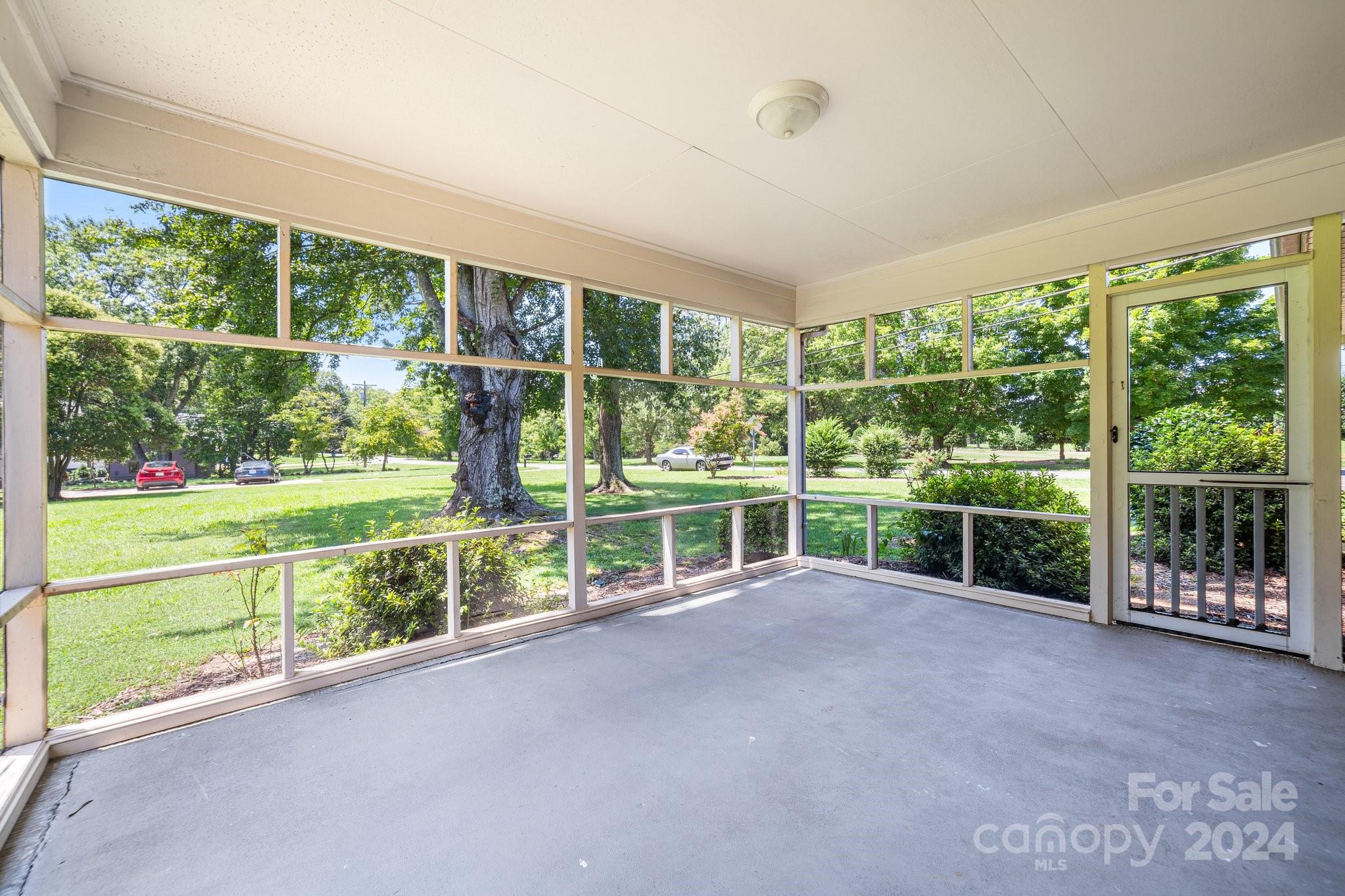 Point Largo - Residential