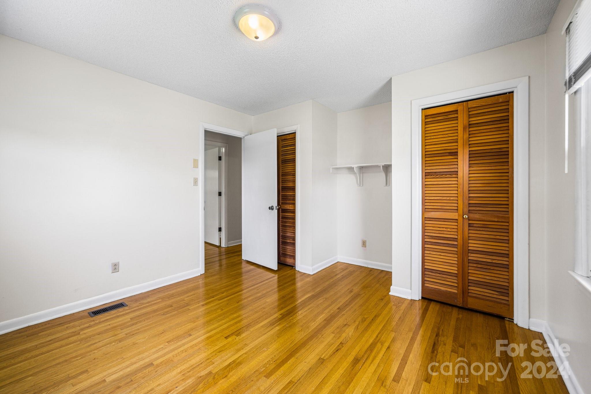 Point Largo - Residential