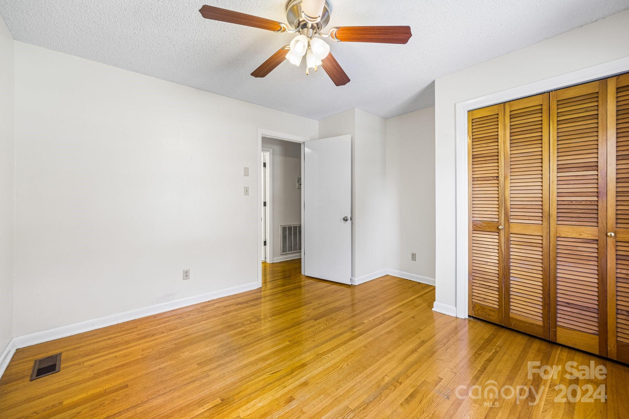 Point Largo - Residential