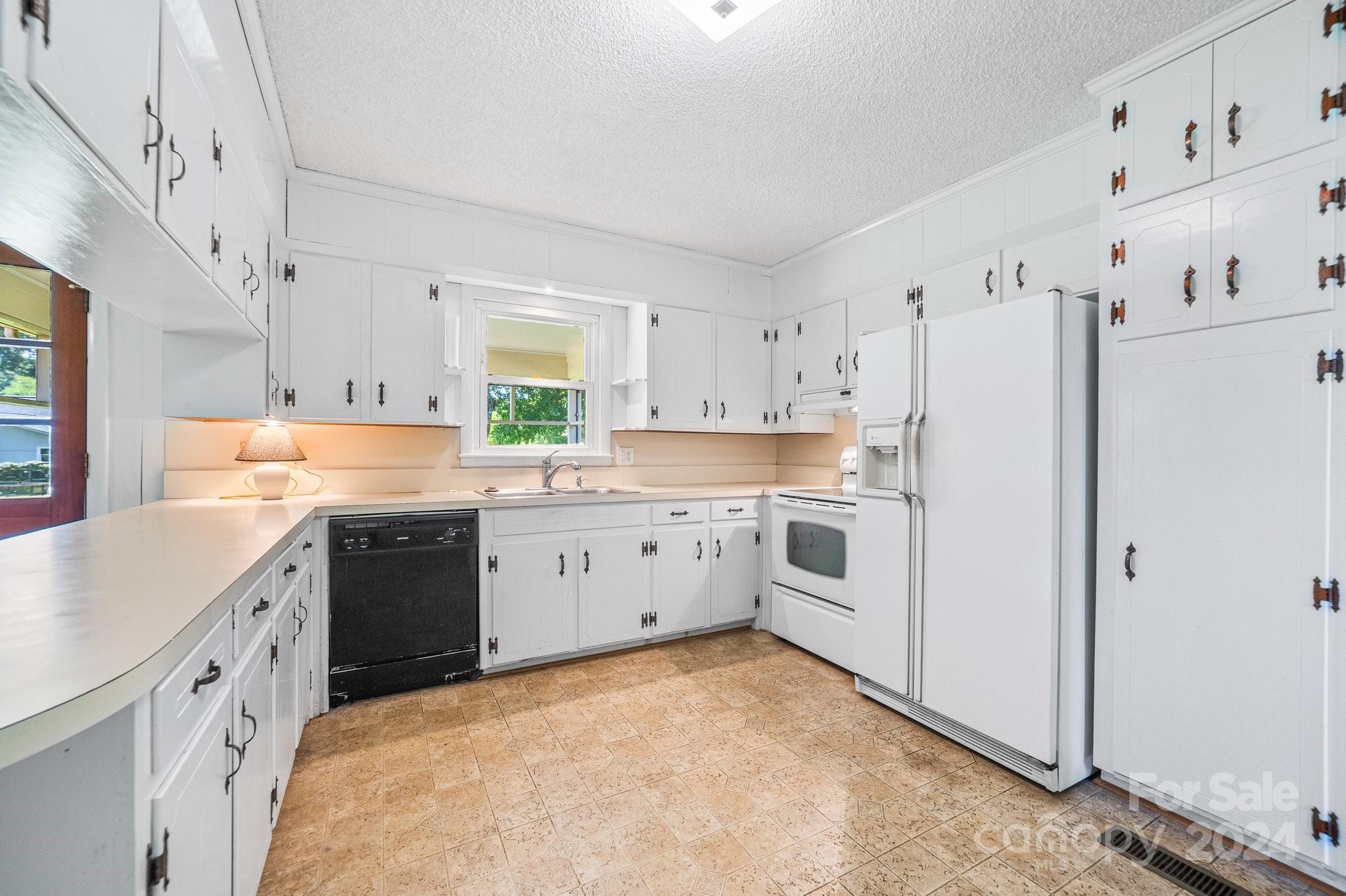 Point Largo - Residential