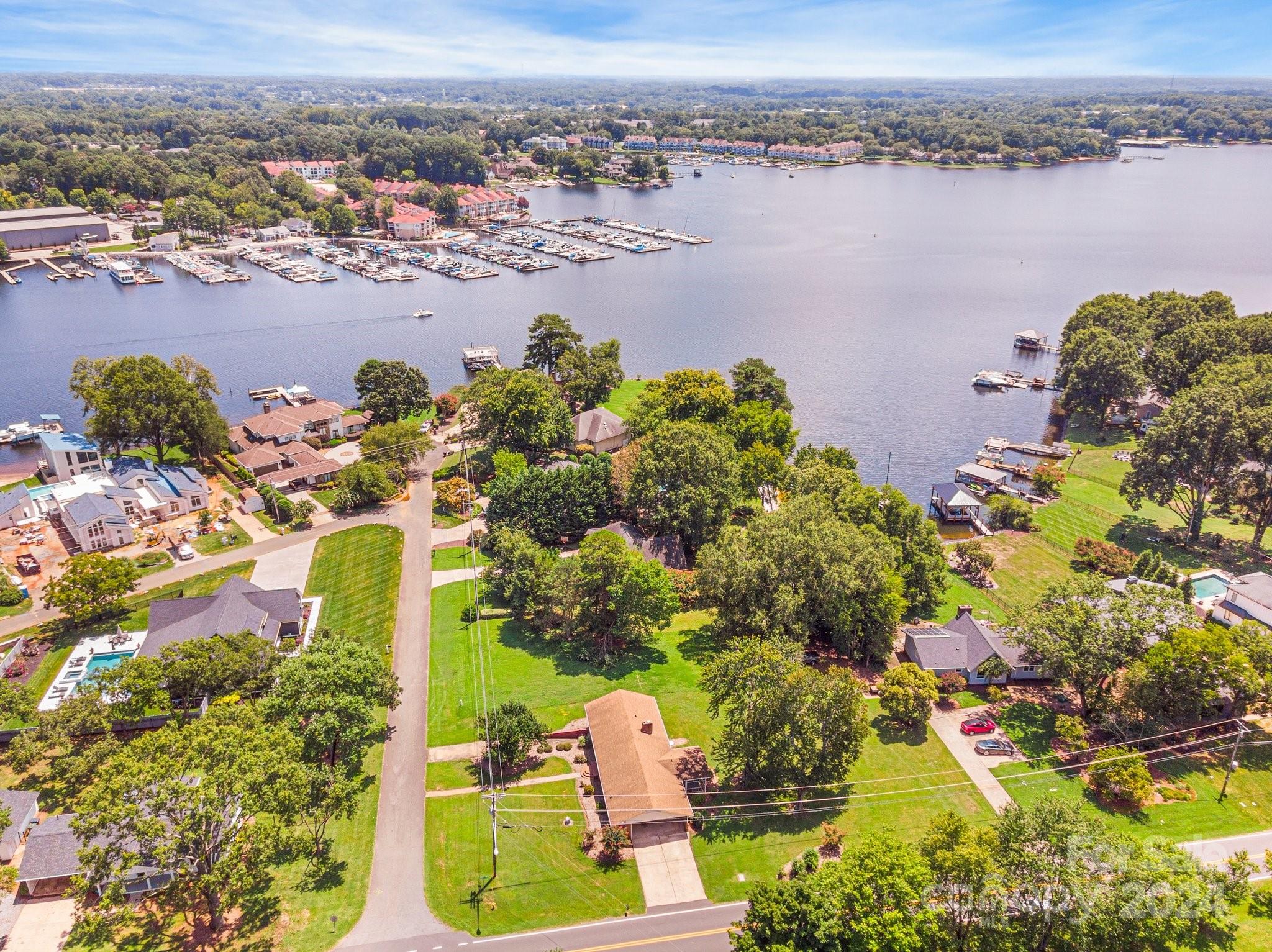 Point Largo - Residential