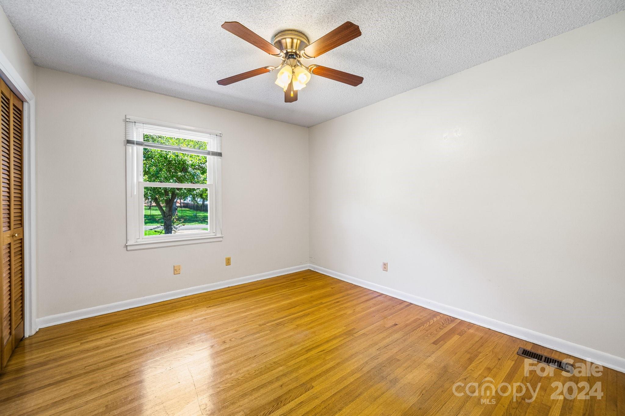 Point Largo - Residential