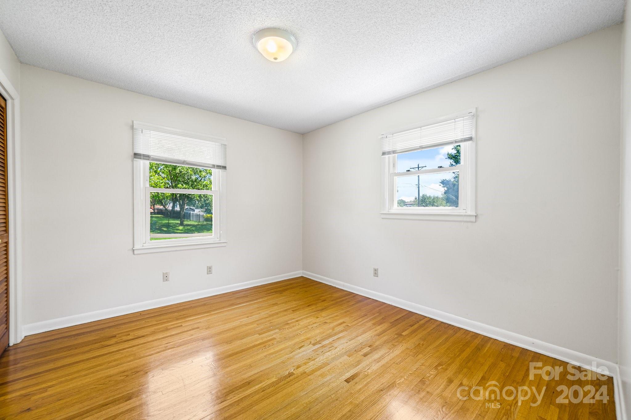 Point Largo - Residential