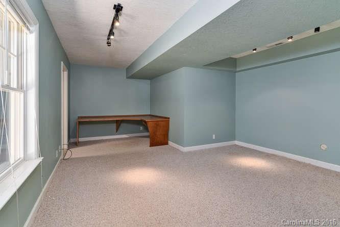 Saddle Ridge - Residential