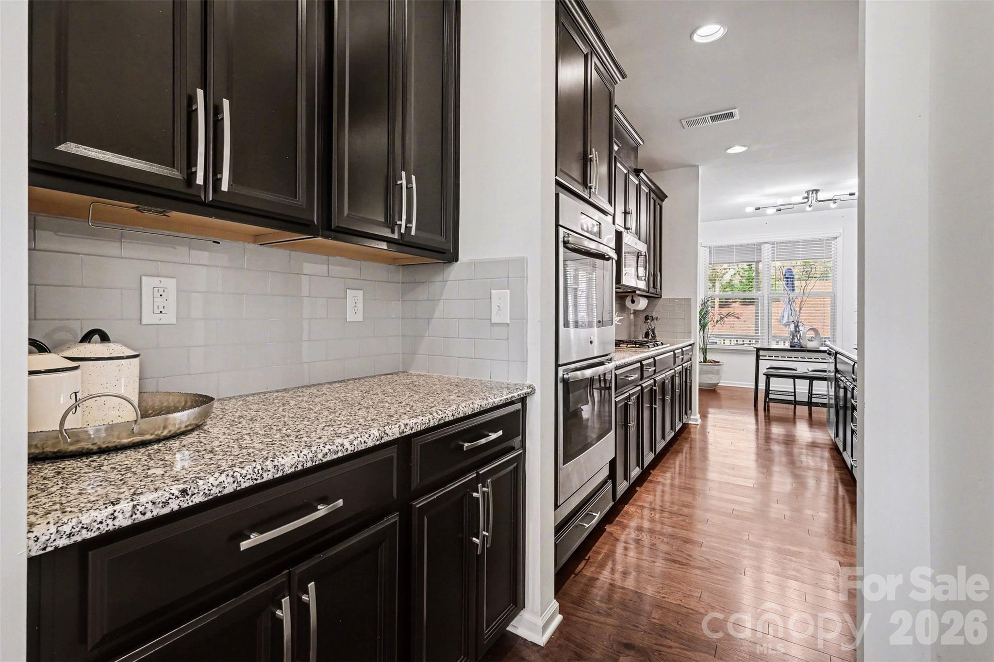 Cobblestone Manor - Residential