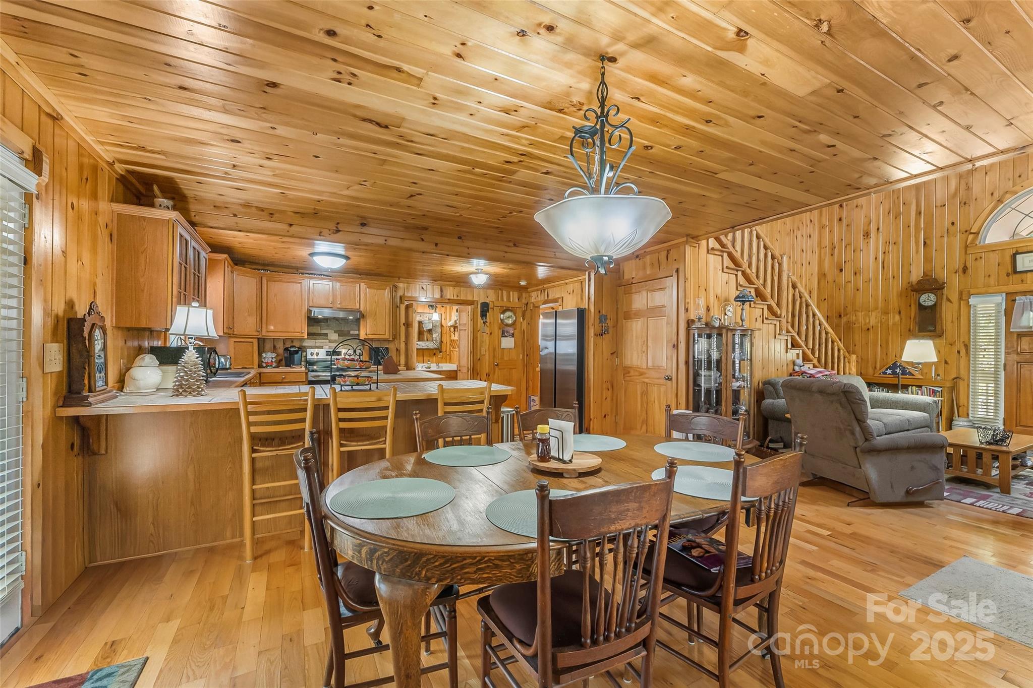 6151 Hemlock Lane