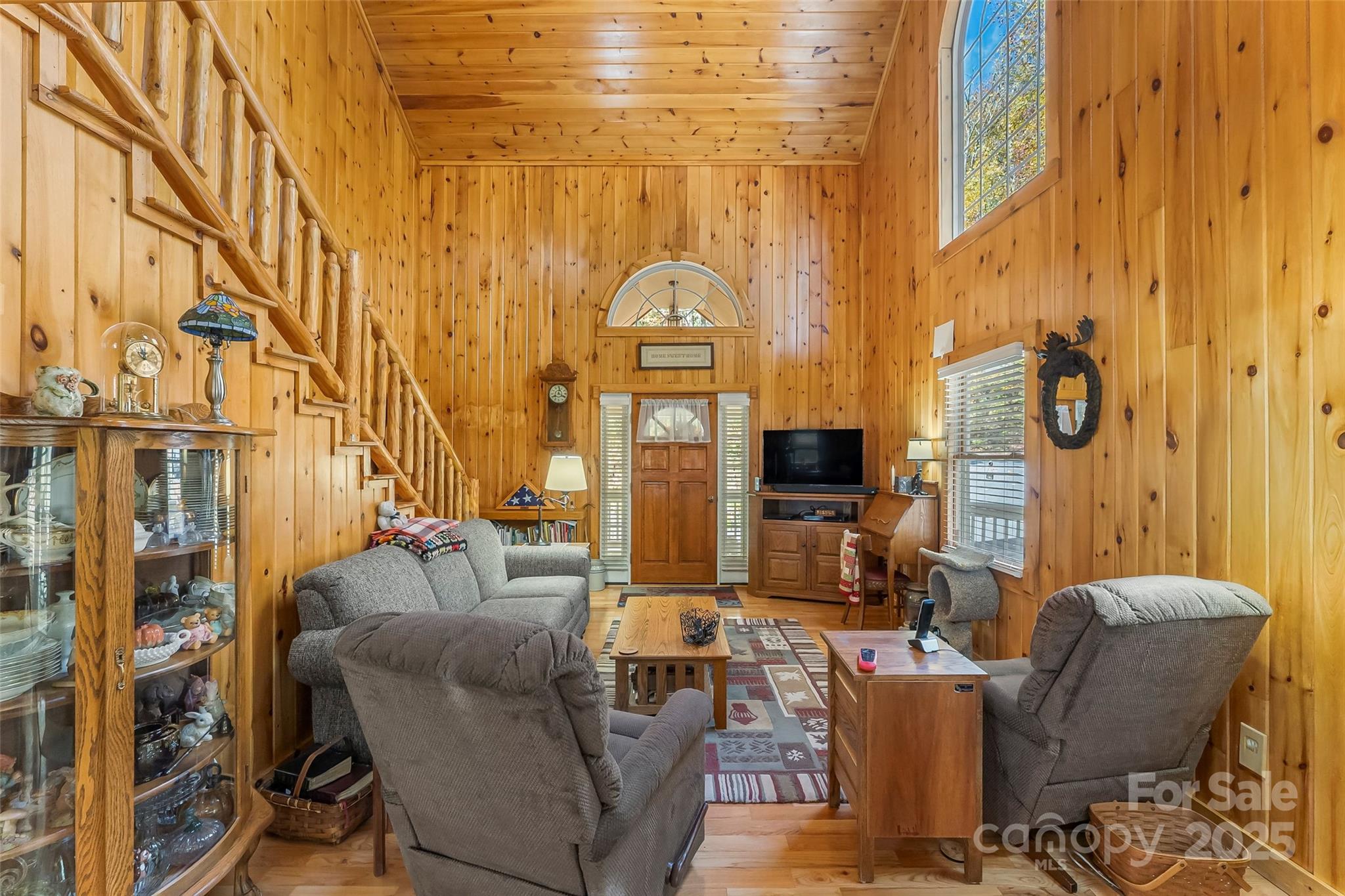 6151 Hemlock Lane