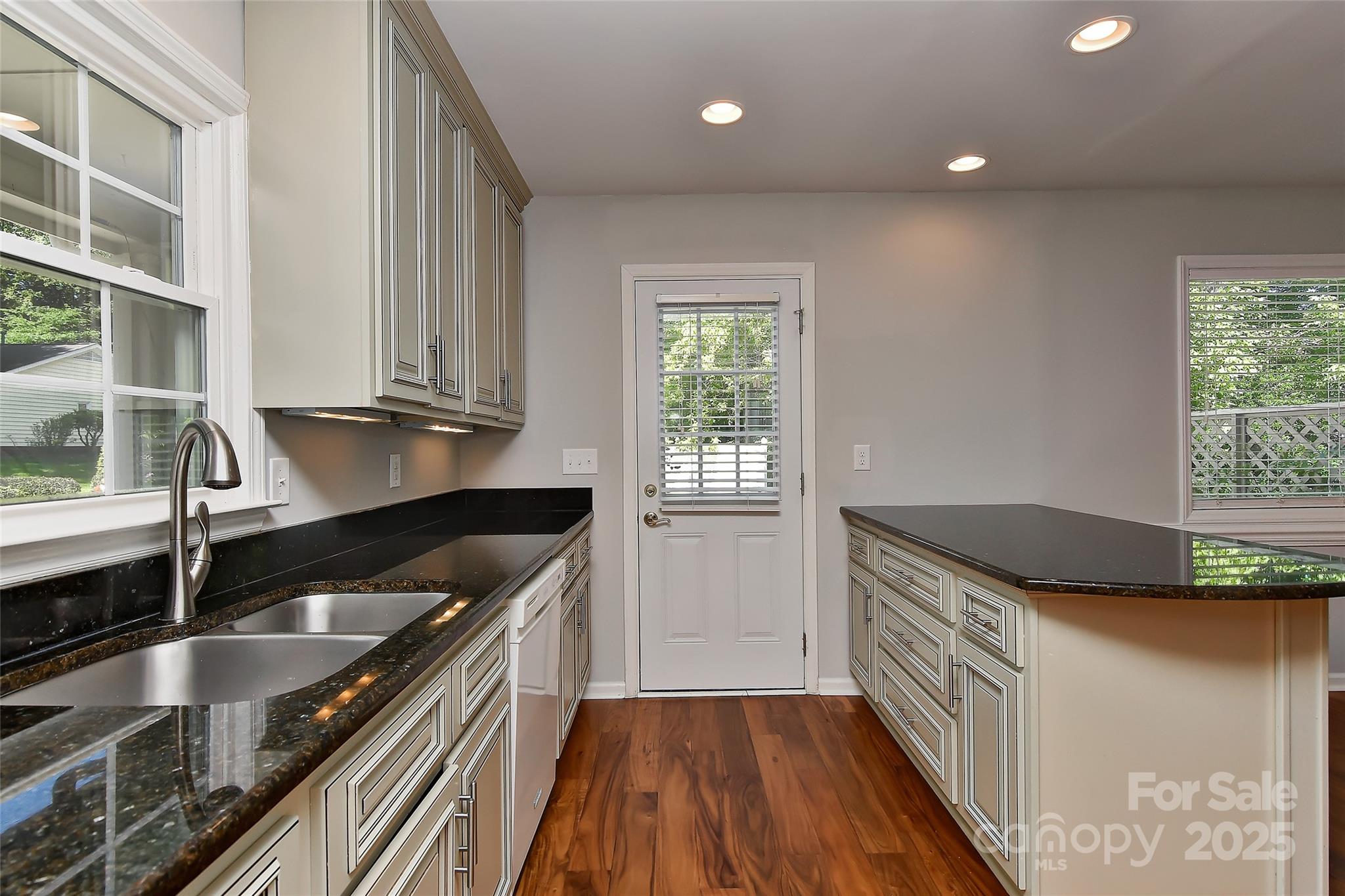 2706 Bremer Court