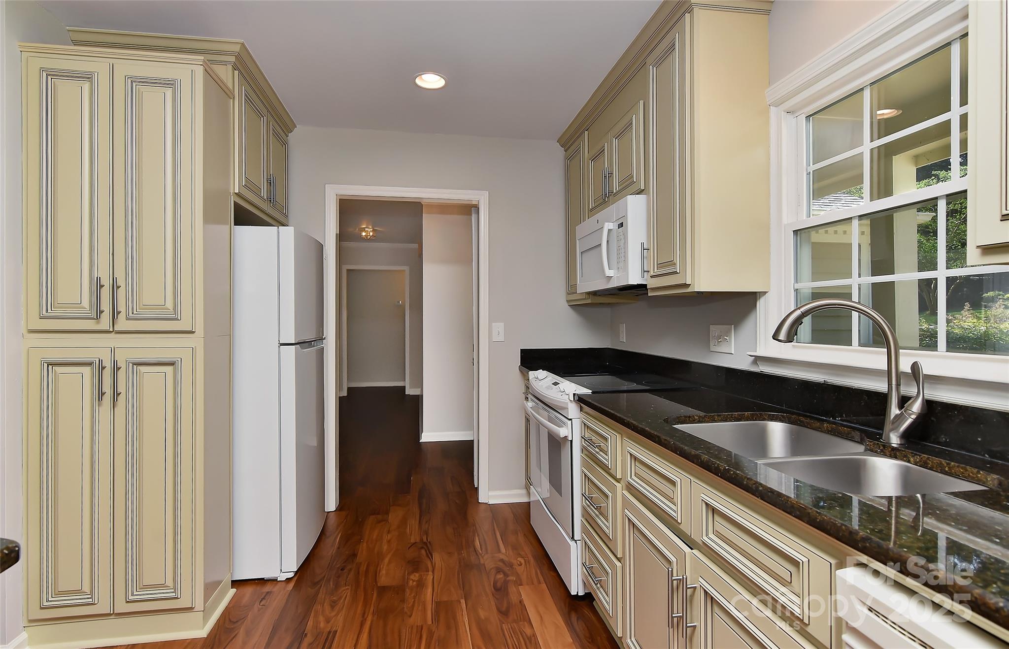 2706 Bremer Court