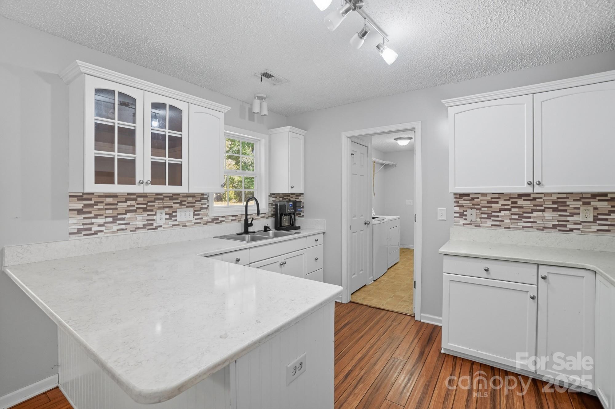 Laurel Glen - Residential