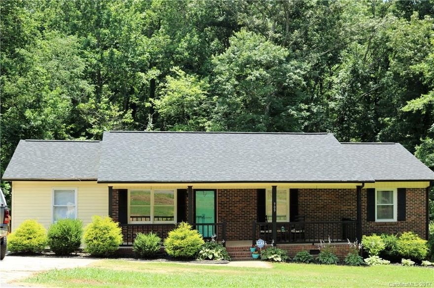 Brick ranch, beautiful master suite, must see!!