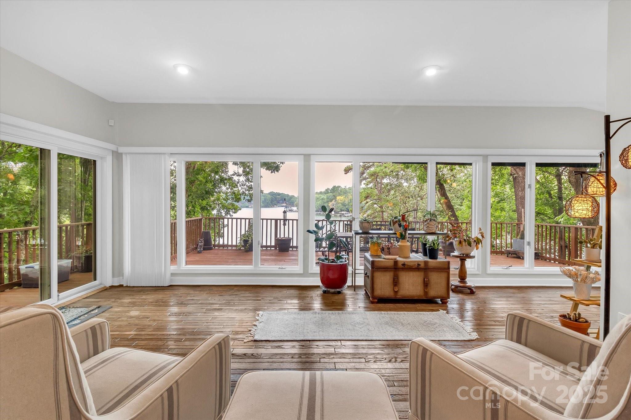 Tega Cay - Residential