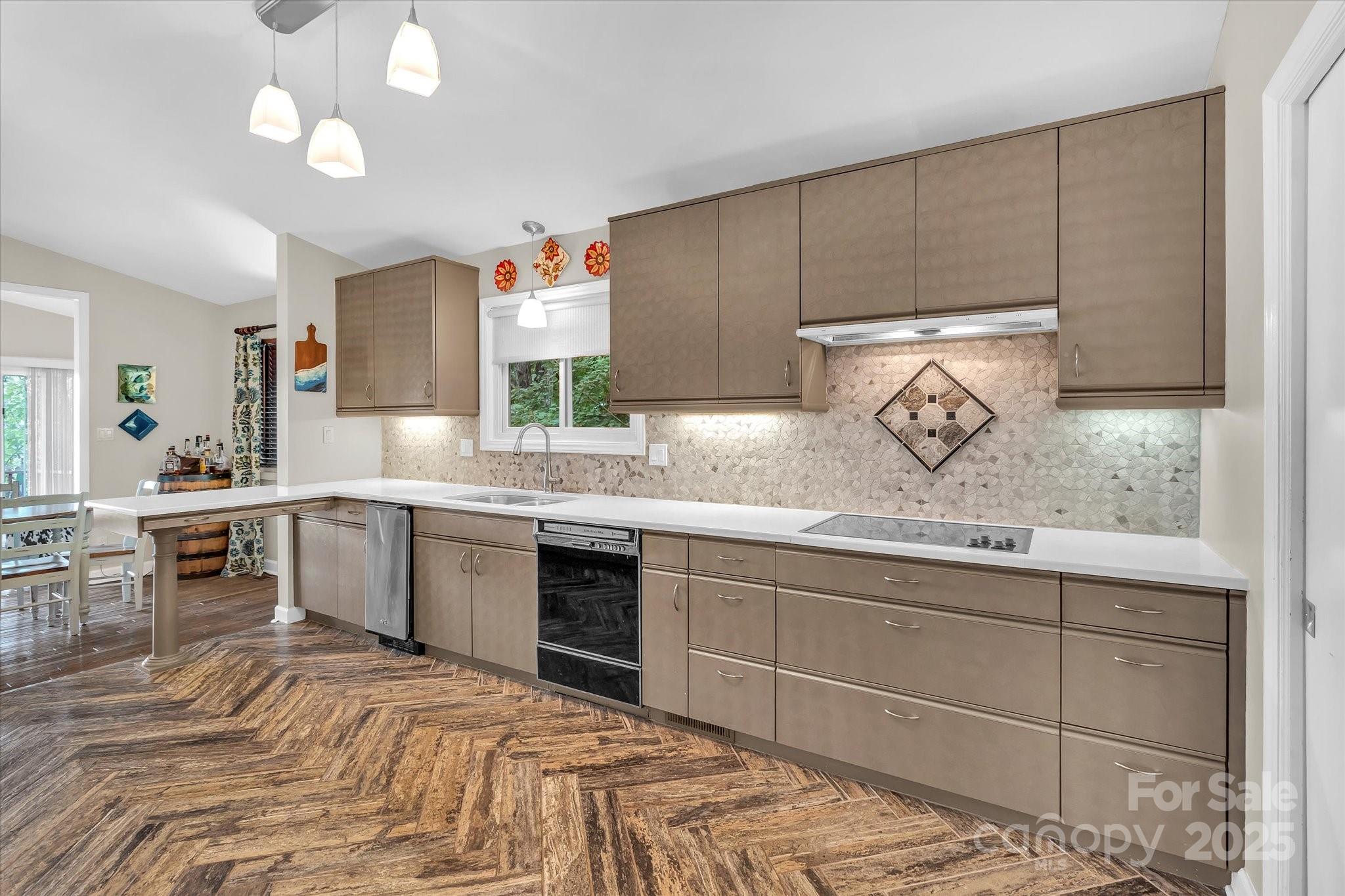 Tega Cay - Residential