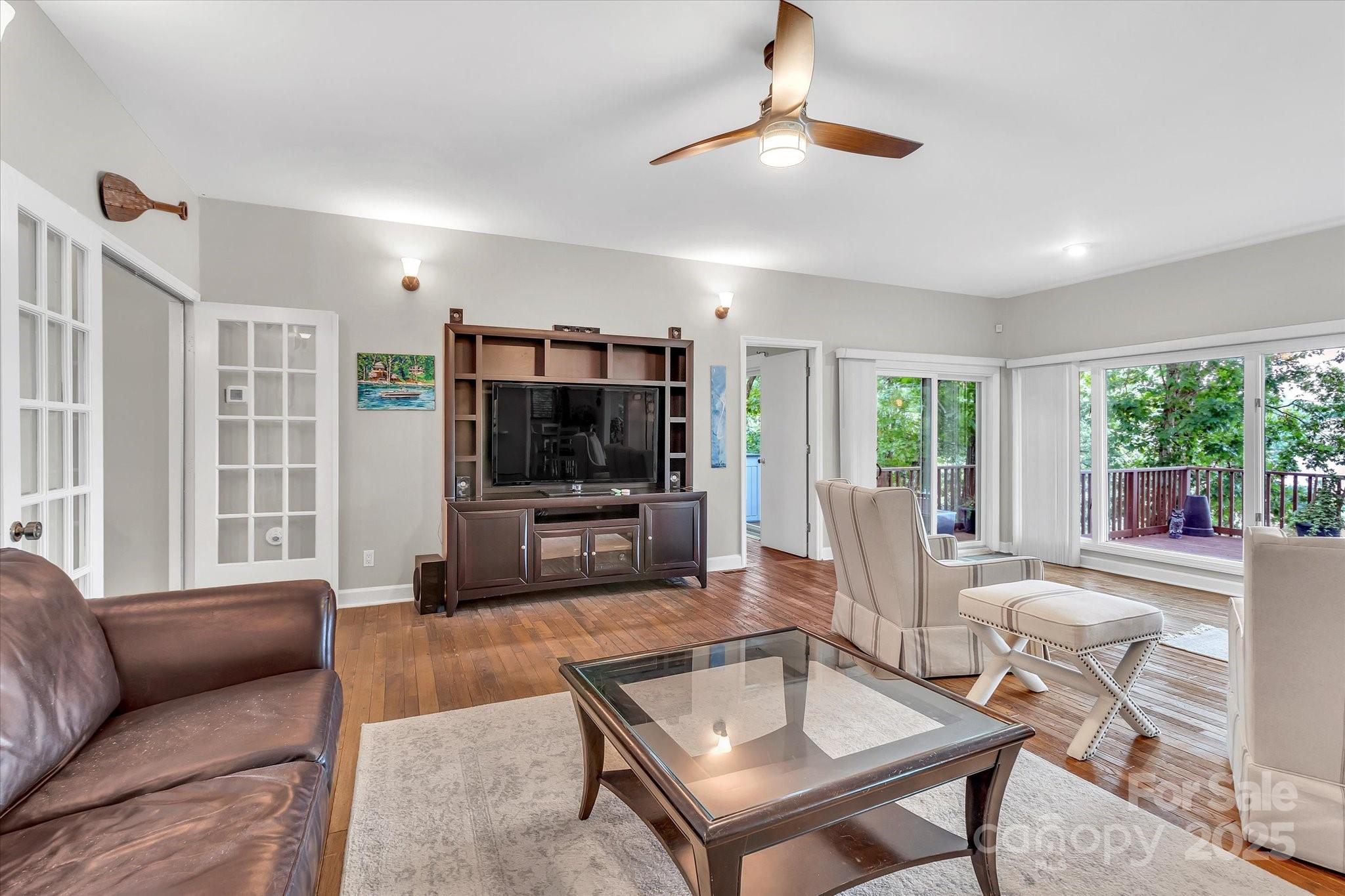 Tega Cay - Residential