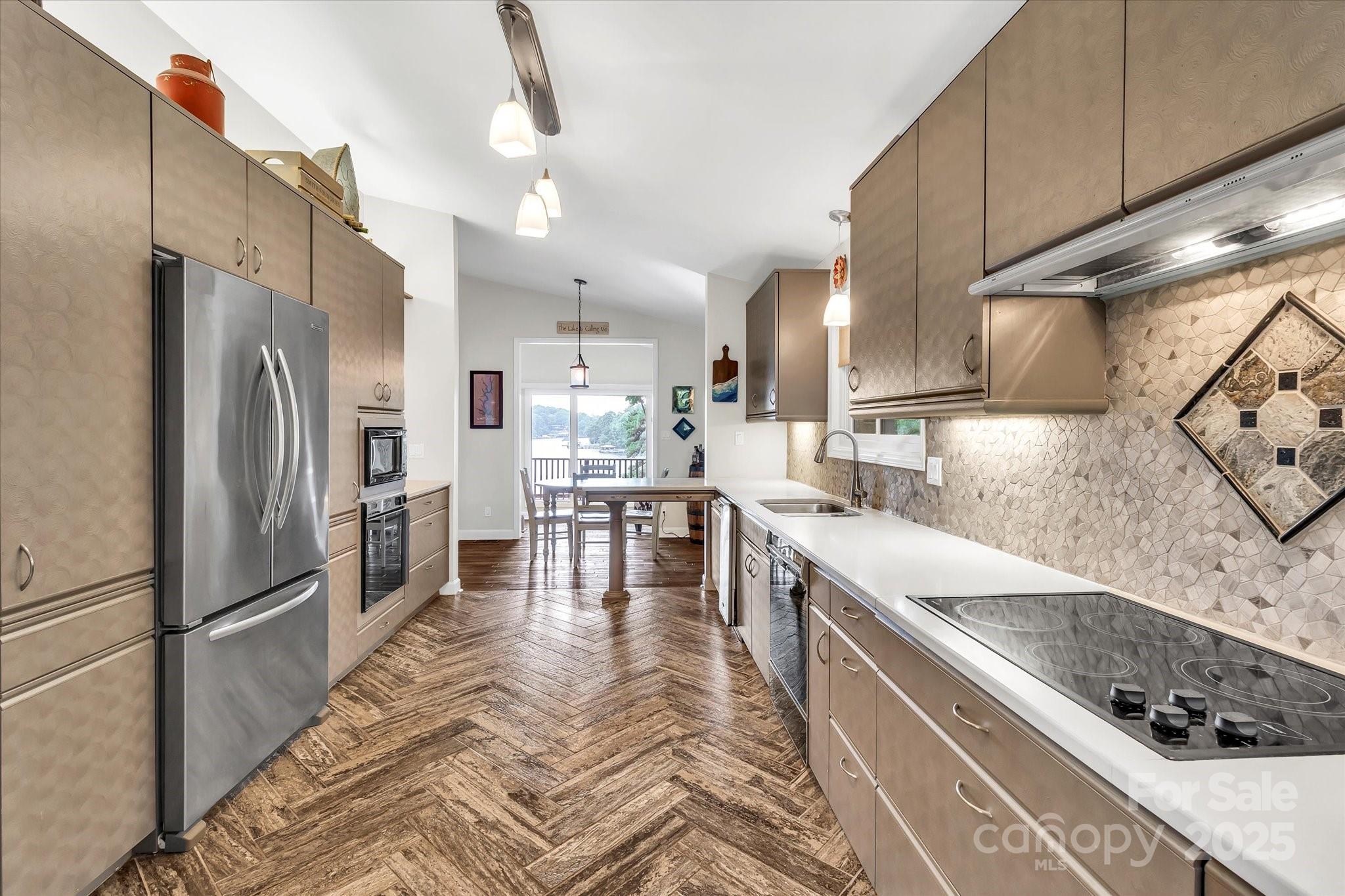 Tega Cay - Residential