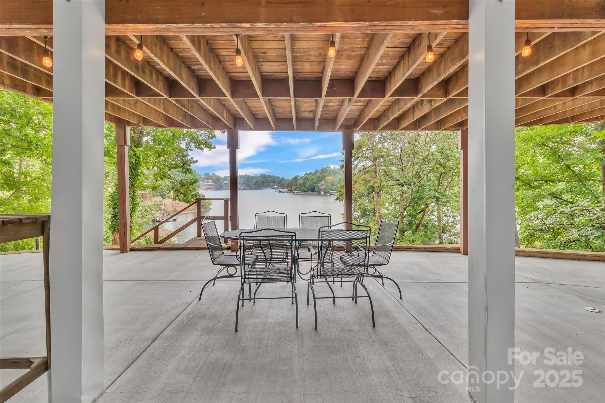 Tega Cay - Residential