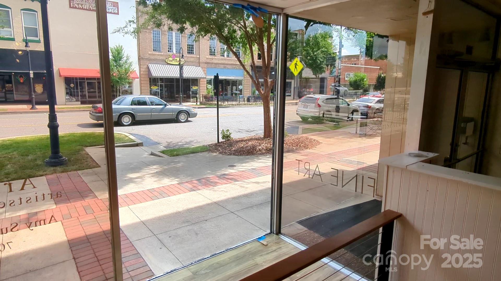 120 W Broad Street