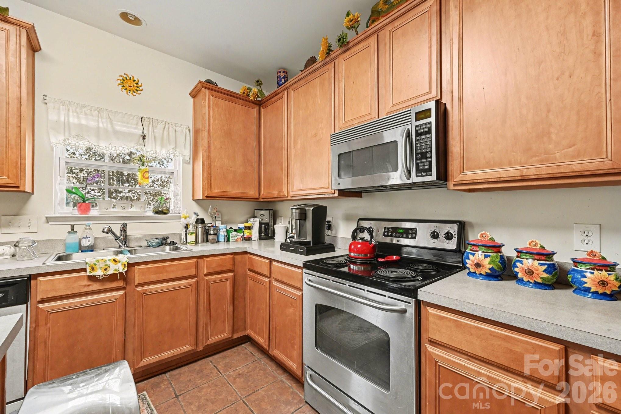 Pointe At Oakdale - Residential