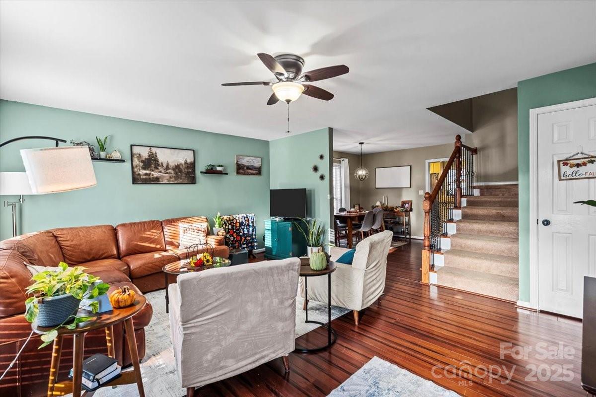 8851 Oldenburg Drive