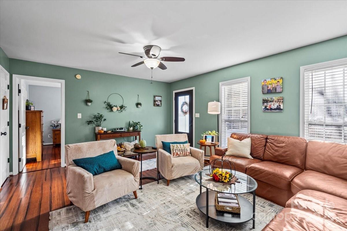 8851 Oldenburg Drive