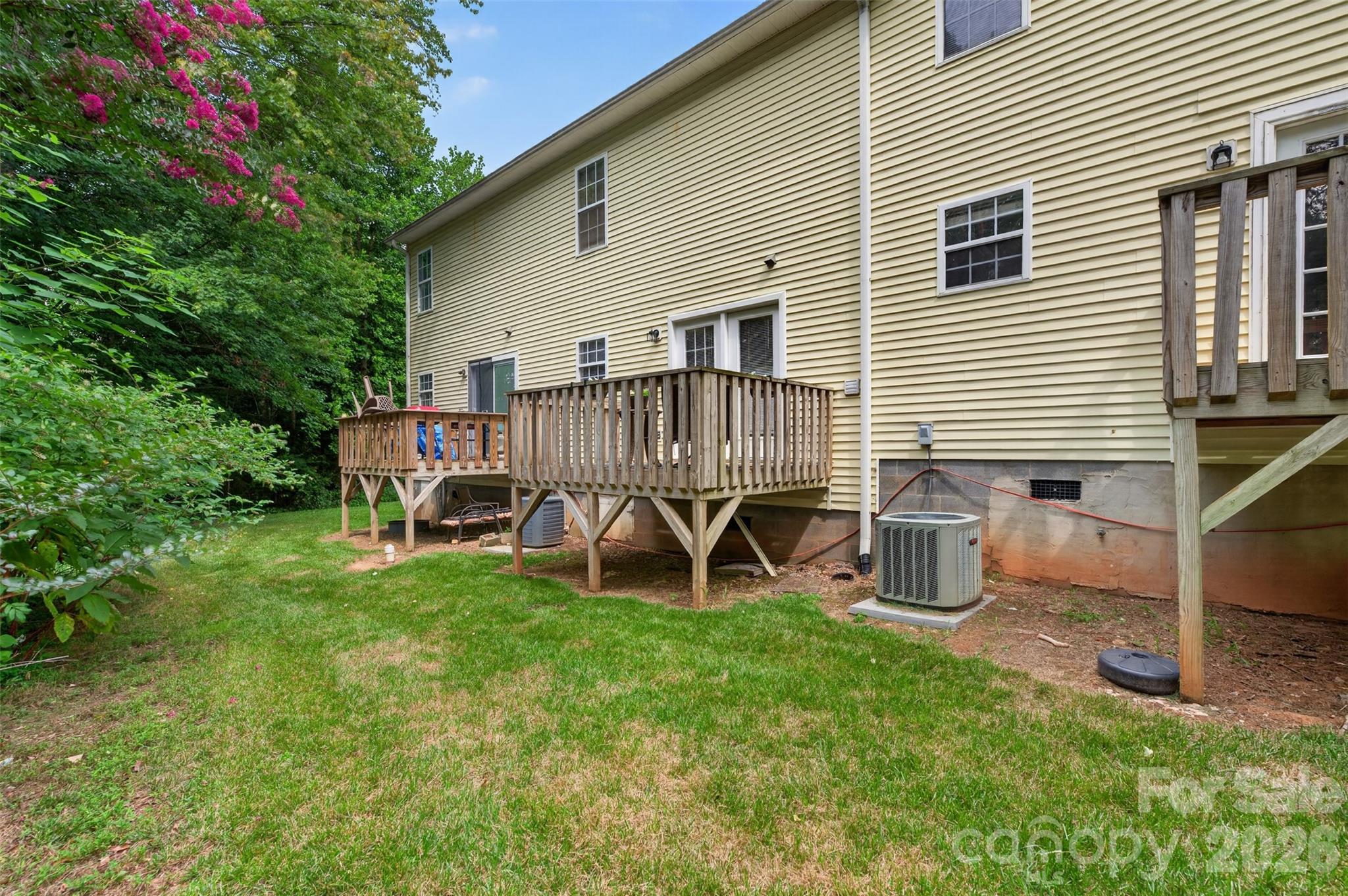 1057 19th Street NE
