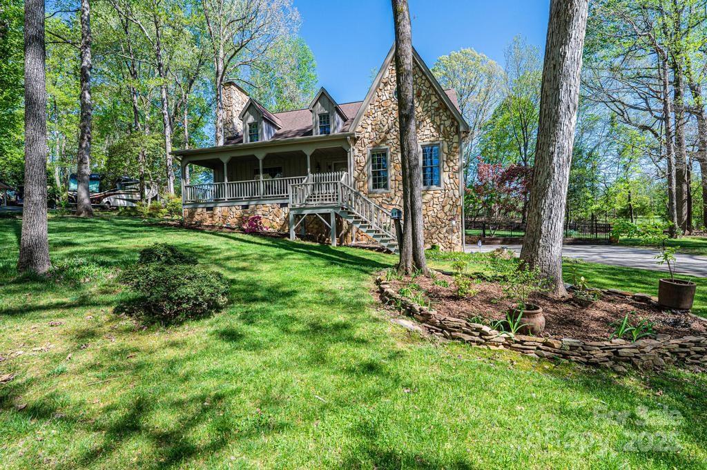 1524 Court Circle
